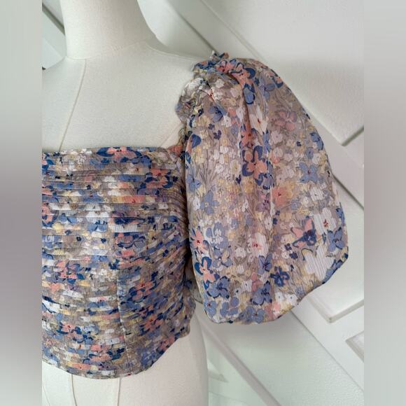 NWT ASTR The Label Floral Lin Puff Sleeve Crop Top Size Medium Pastel Colors - Picture 3 of 12